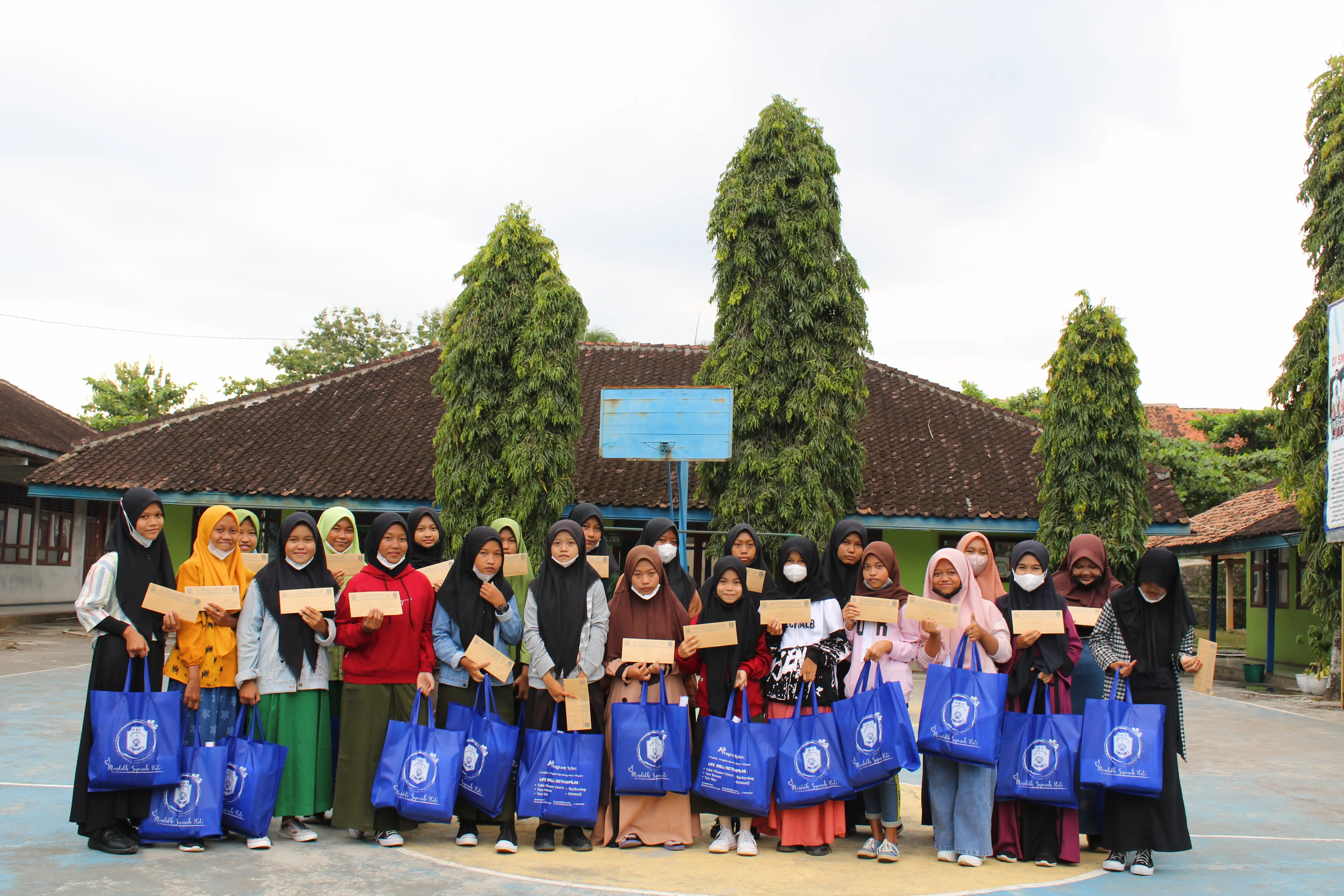 SMA Muhammadiyah 1 Simo Hadirkan Program Inden Peduli