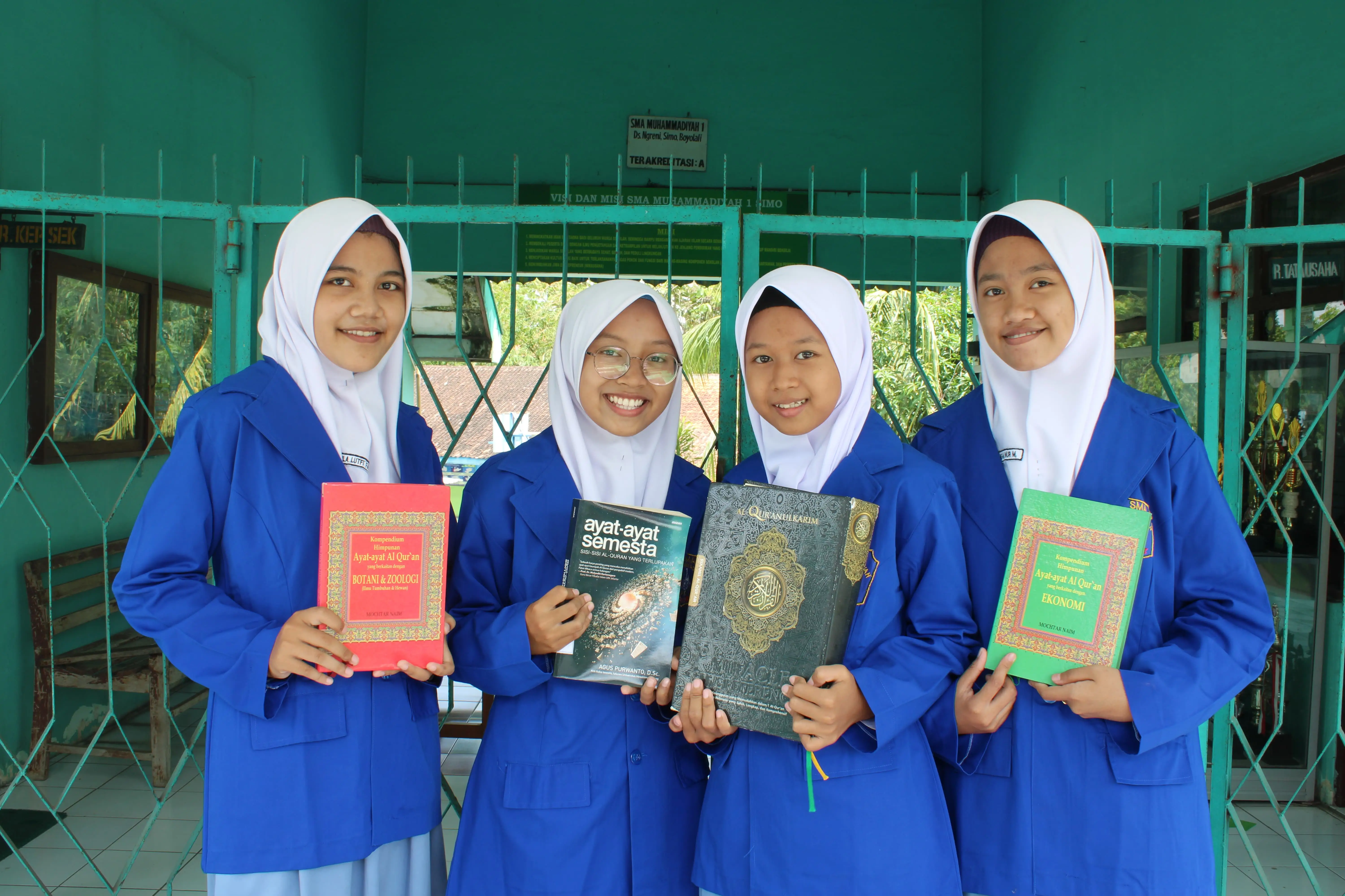 Siswa SMA Muhammadiyah 1 Simo